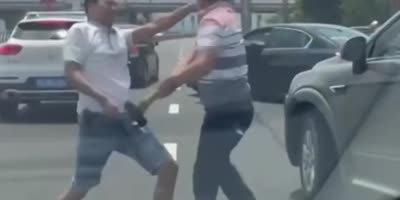Road Rage Fight With Hammer & Crowbar In China