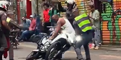 Man Gets Into A Fight With Rio Cops