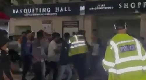 UK: Hindu Protesters Get Into The Fight With Pakistanis In Leicester