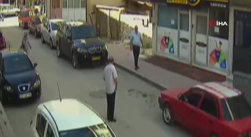 Turkey: First he shot him, then he lit a cigarette on his head (full video)