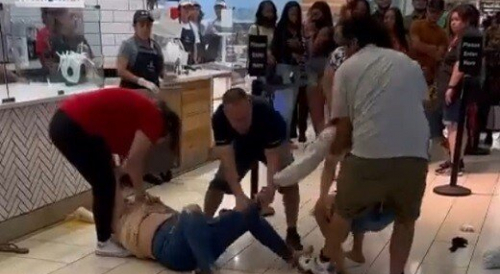 Ghetto brawl at the mall
