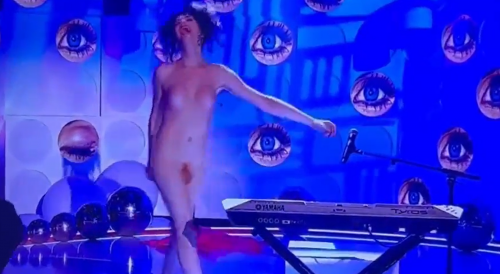 Trans comedian strips naked and plays keyboard with penis on Live TV
