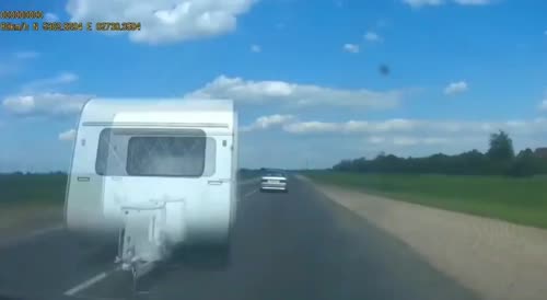 Detached Caravan vs Car