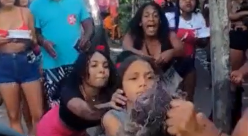 Mothers Get Into The Fight Outside The School In Brazil