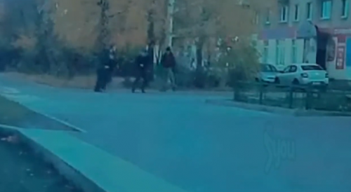 A fight of drunk Russians on the street