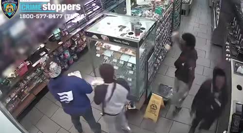 7-Eleven worker is assaulted in Manhattan after confronting a group of shoplifters