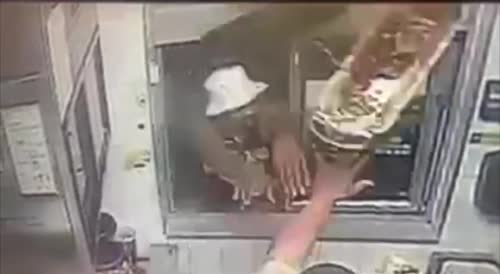 Georgia: Man throws ‘temper tantrum’ at drive-thru, dumps tea on workers