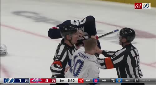 Line Brawl Breaks Out Between Capitals, Lightning Late in Third Period of 5-1 Caps Victory