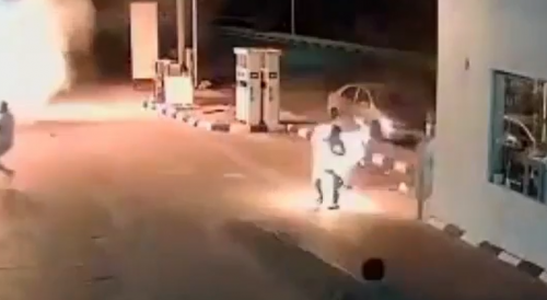 Gas Station FAIL: Saudi Arabian Dudes Goes Up in Flames