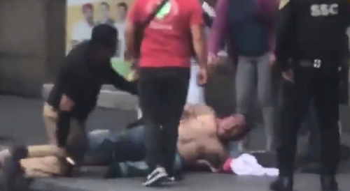 Fat Criminal Disarmed, Gets Beaten In Mexico City