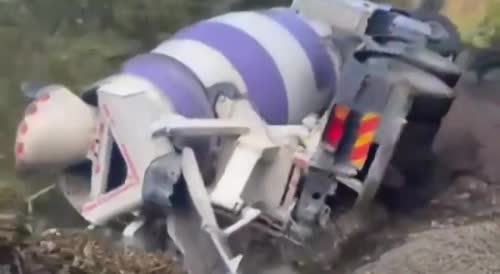 Cement Truck Falls Into The Abyss In Turkey