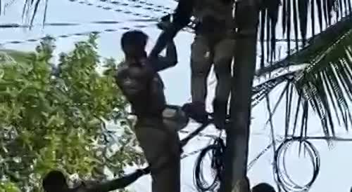 Police catching chain snatcher in Kerala
