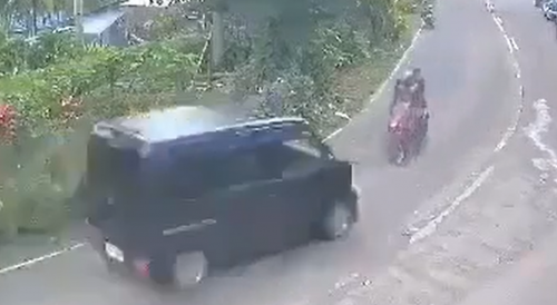 Van Destroys Bikers In The Philippines