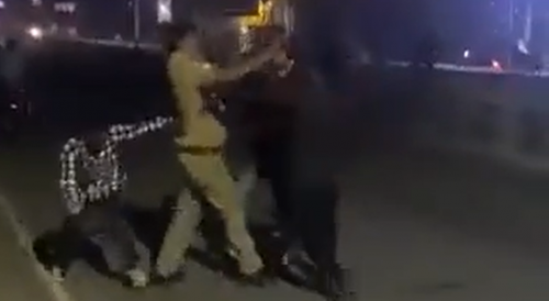 Cop Attacked, Beaten By Goons In India
