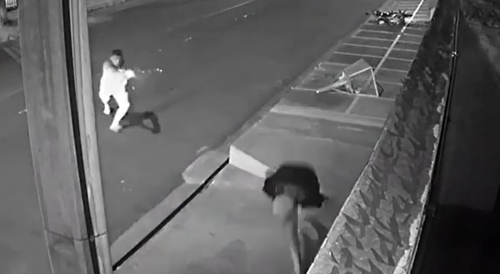 Delivery Guy Gets Into A Fight With Robber, Shoots Him In Brazil