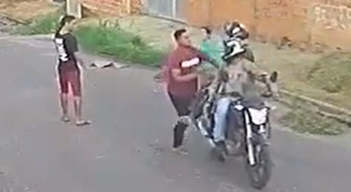 Big Man Tries to Scare Thieves, Ends Up Dead
