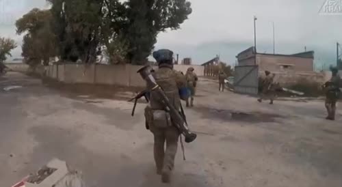 Ukrainian soldiers filmed a rough fight in the front line