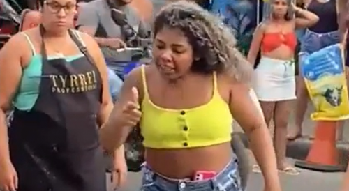 Thick Girls Fighting Over A Bald Guy In Brazil