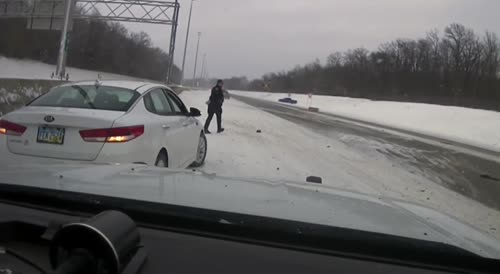 Ohio: Police dash cam shows truck crashing into police car on highway in Willoughby