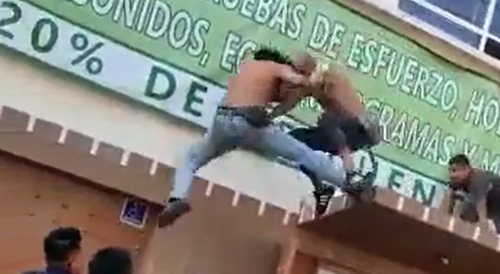Thief Falls off Building While Fighting in Mexico City