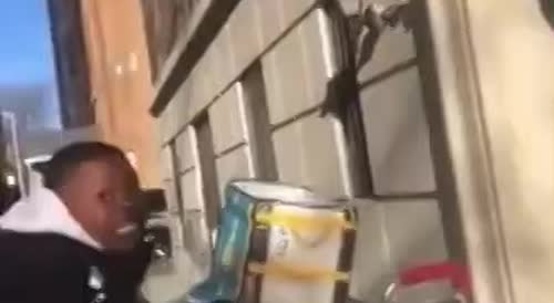 Furious Amazon delivery man in NY
