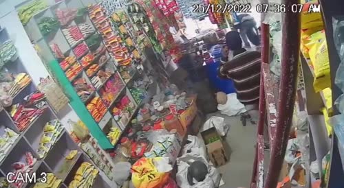 Store Keeper Shot Dead By Thieves In India