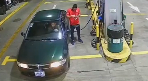 Gas Station Worker Injured By Dumb Driver In Brazil
