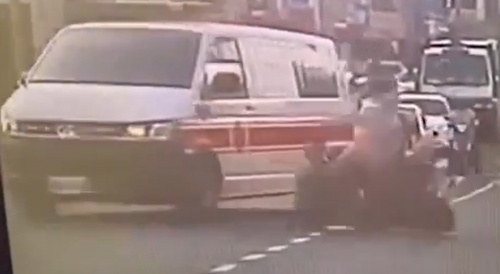 Bier Wrecks An Ambulance In Taiwan