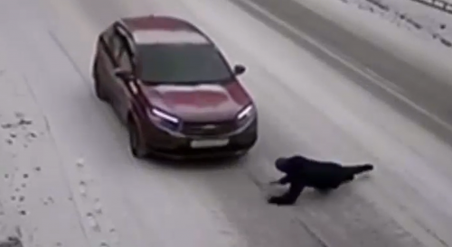 Psycho Throws Himself Under Moving Cars In Russia