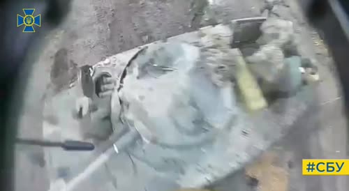 Kamikaze Drone destroys  soldiers