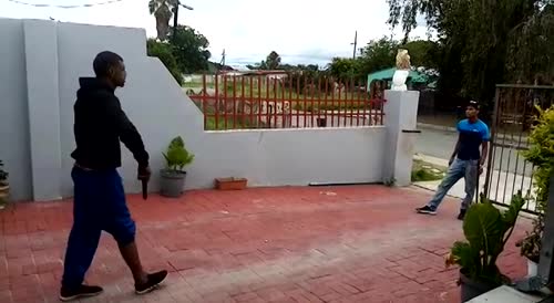 South Africa, trashtalker gets a quick and single shot from homeowner