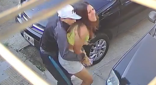 Argentina Girl Can't Stop Thief Going for Her Phone