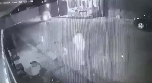 Shocked Dude Witnesses Execution Of Bar Guard In Nicaragua