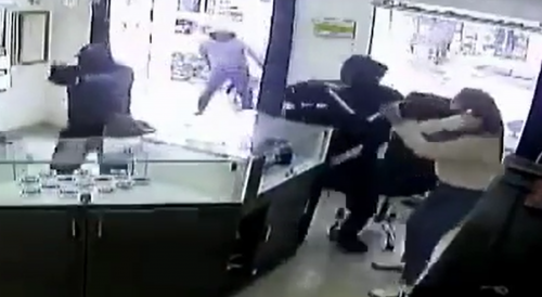 Jewelry Robbed By Well Armed Gang In Colombia