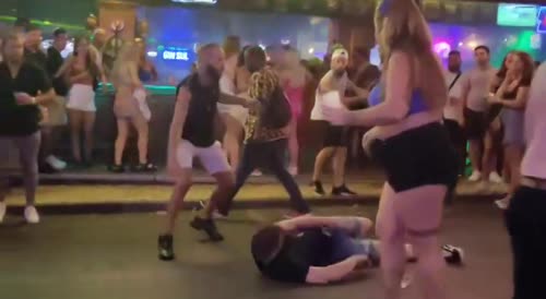 Drunk english tourists fighting in Oura