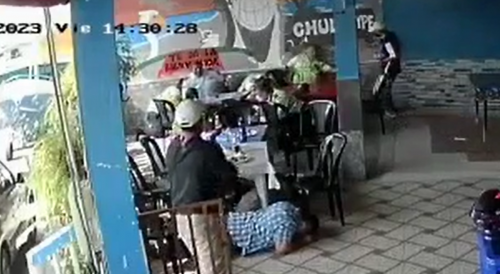 Officer Plays Hero & Gets Shot By Robber In Ecuador