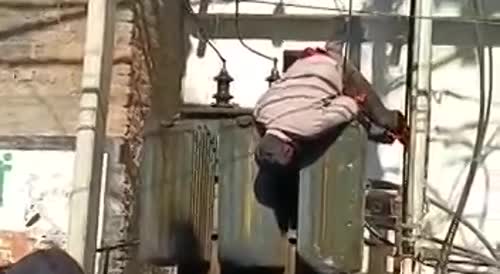 Full Video Of Electrocuted India Worker
