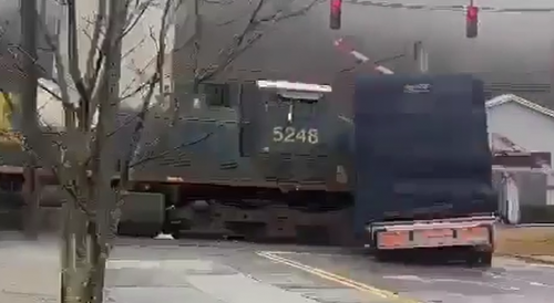 Train slams into tractor-trailer in Haverstraw, N.Y.