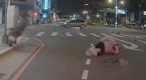 Scooter Rider Suffers Accident In Taiwan