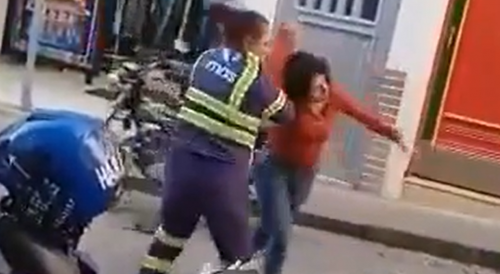Girl Gets Into A Fight With Female Traffic Cop In Colombia