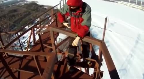 400 feet base jump goes wrong in Russia(repost)