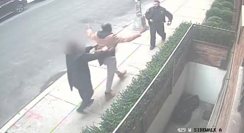 Man catches armed suspect fleeing police in Manhattan