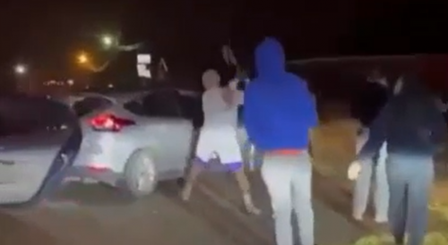 Louisiana: Man attacks car with baseball bat, woman  steals iPhones