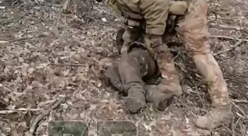 Russian sappers check Ukrainian corpses for explosive traps