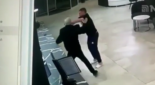 Hotel Guard Knocks Out Unruly Guest