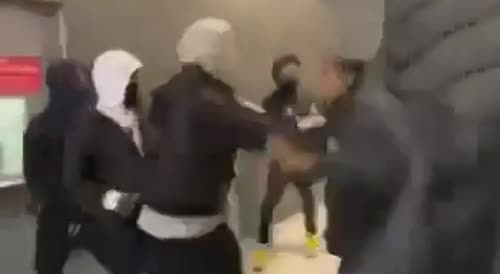 1 against 10 gang fight in south london(repost)