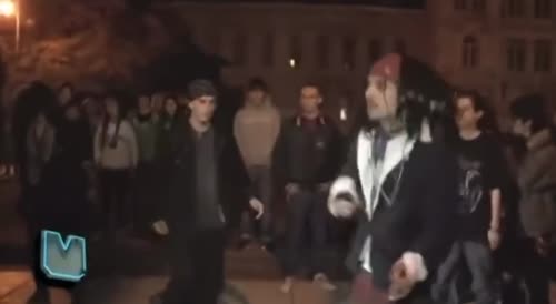 Jack Sparrow fights thief on live TV during carnival in Argentina