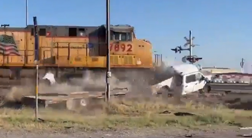 Texas: train smash into truck in Odessa