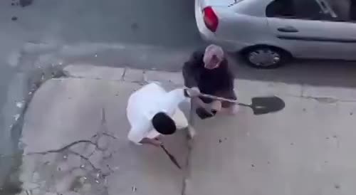 Saudi Men Fight With Shovels & Machete