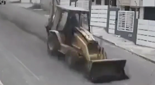 Driver Killed By Excavator In Ecuador